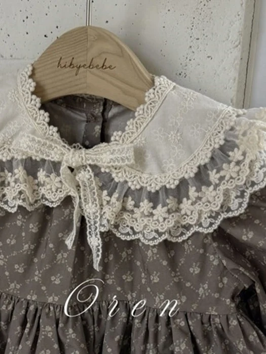Miel Lace Neck Collar
