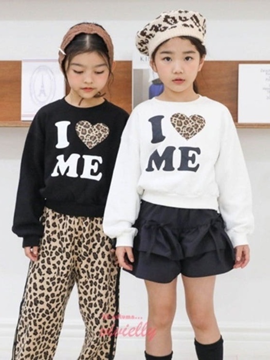 Leopard Sweatshirt Leopard Sweatshirt