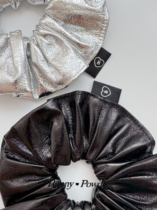 Glossy Scrunchie Glossy Scrunchie