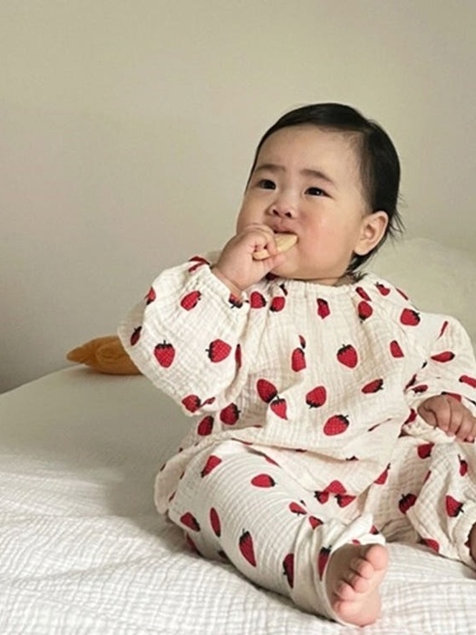 Strawberry Crinkled Blouse Strawberry Crinkled Blouse
