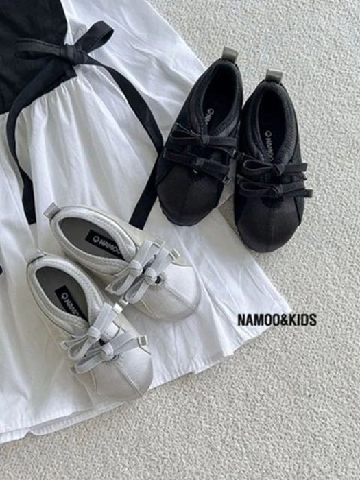 Koya Ribbon Banded Sneakers