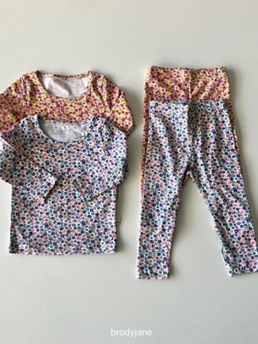 Liberty U-Neck Long Sleeve Set Liberty U-Neck Long Sleeve Set