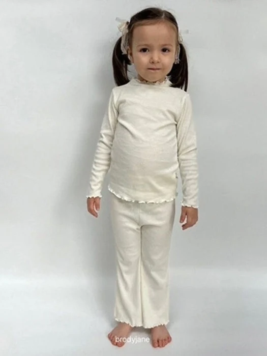 Ribbed Ruffle Tee