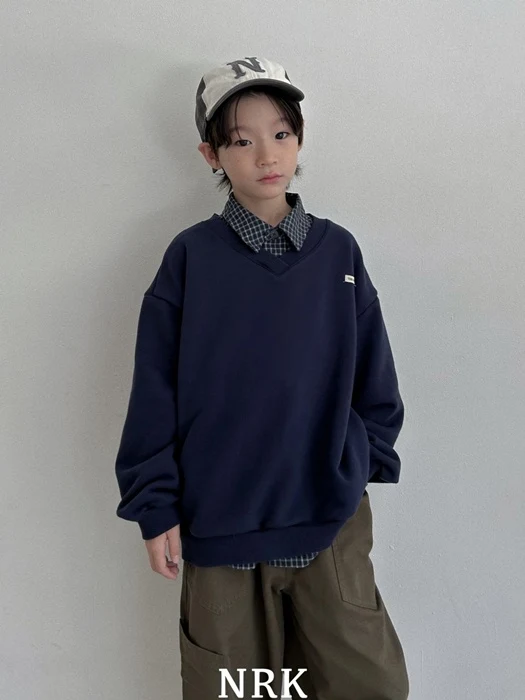 V-Neck Sweatshirt V-Neck Sweatshirt