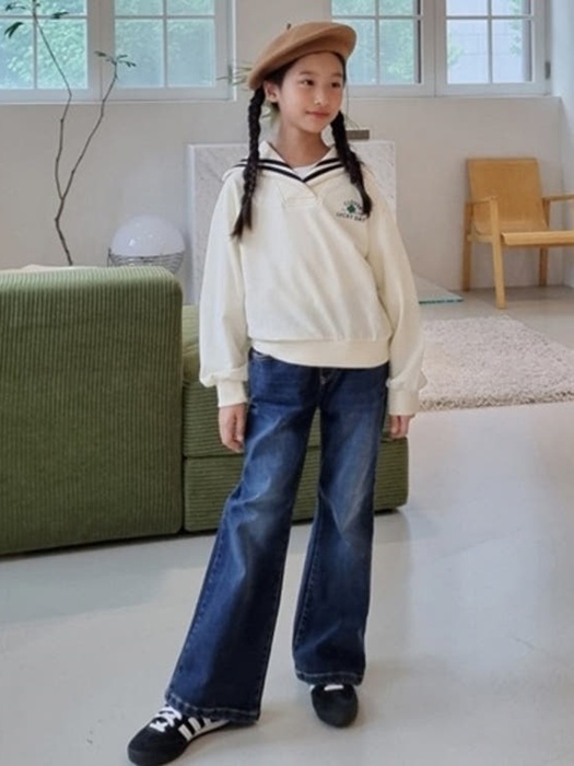 Clover Collar Sweatshirt Clover Collar Sweatshirt