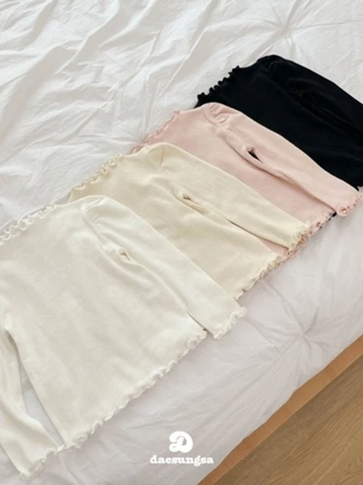 Illia Eyelet Wave Tee