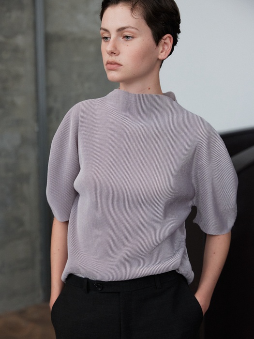 Volume Bell Pleats Blouse Volume Bell Pleats Blouse