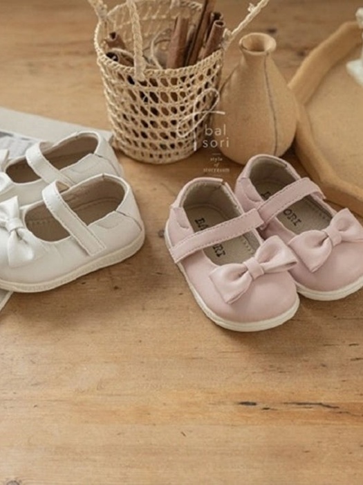 Y806 Kokka Shoes (Squeaky) Y806 Kokka Shoes (Squeaky)
