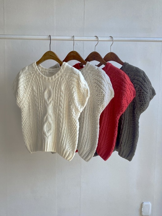 Rian Twist Knit Pullover Rian Twist Knit Pullover