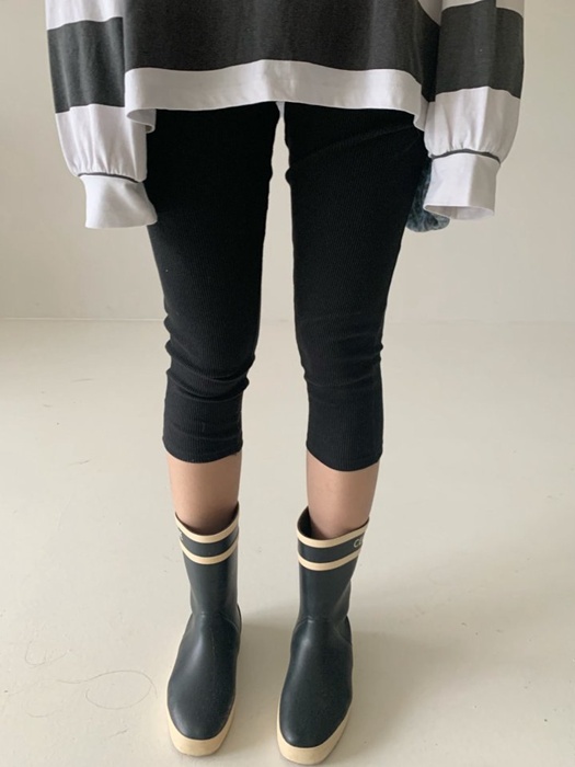 Midi Leggings Midi Leggings