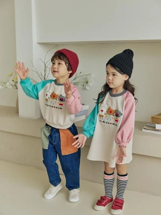 Buckle Animal Raglan One-piece Buckle Animal Raglan One-piece