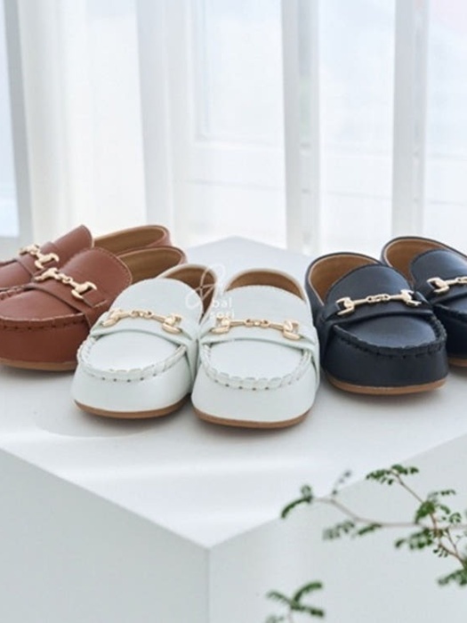 A138 Ball Loafer