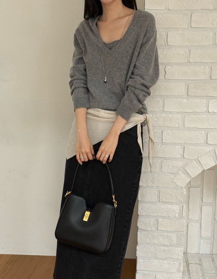 Amygrace - Korean Women Fashion - #momslook - Deep V-neck Knit Pullover - 8
