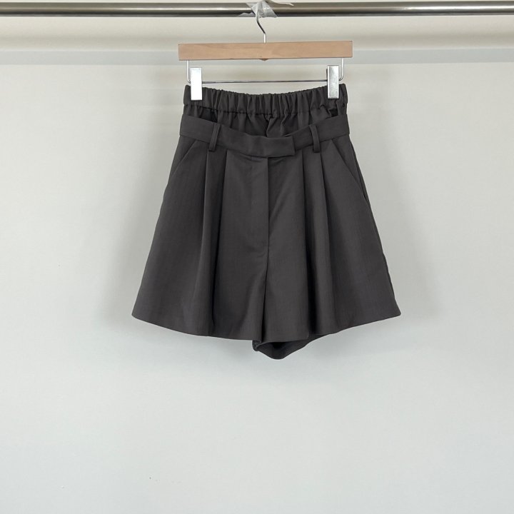 Another Avenue - Korean Women Fashion - #momslook - U Pintuck Half Pants - 2