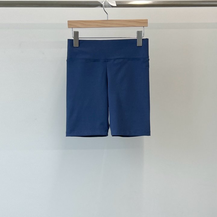 Another Avenue - Korean Women Fashion - #thelittlethings - Fit Short Leggings - 3