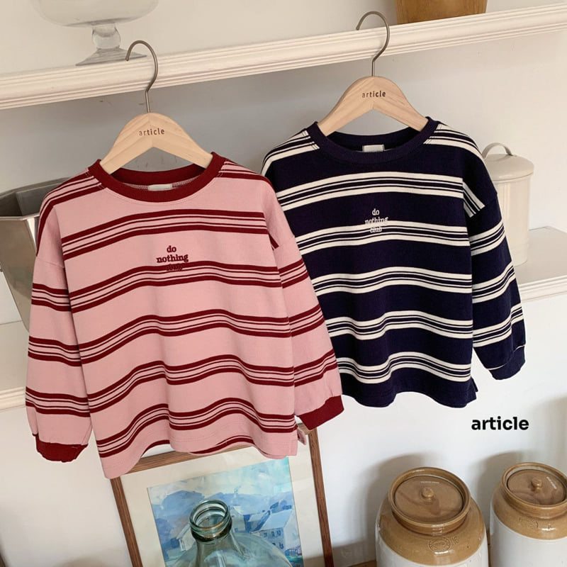 Article - Korean Children Fashion - #prettylittlegirls - Club Embroidered Box Tee