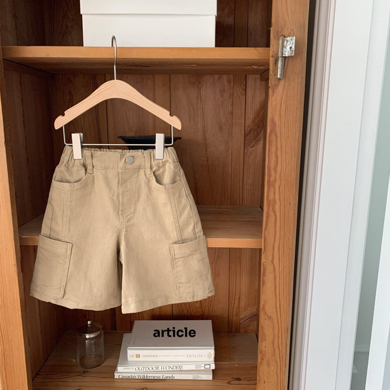 Article - Korean Children Fashion - #prettylittlegirls - Hip Cargo Bermuda Pants - 5