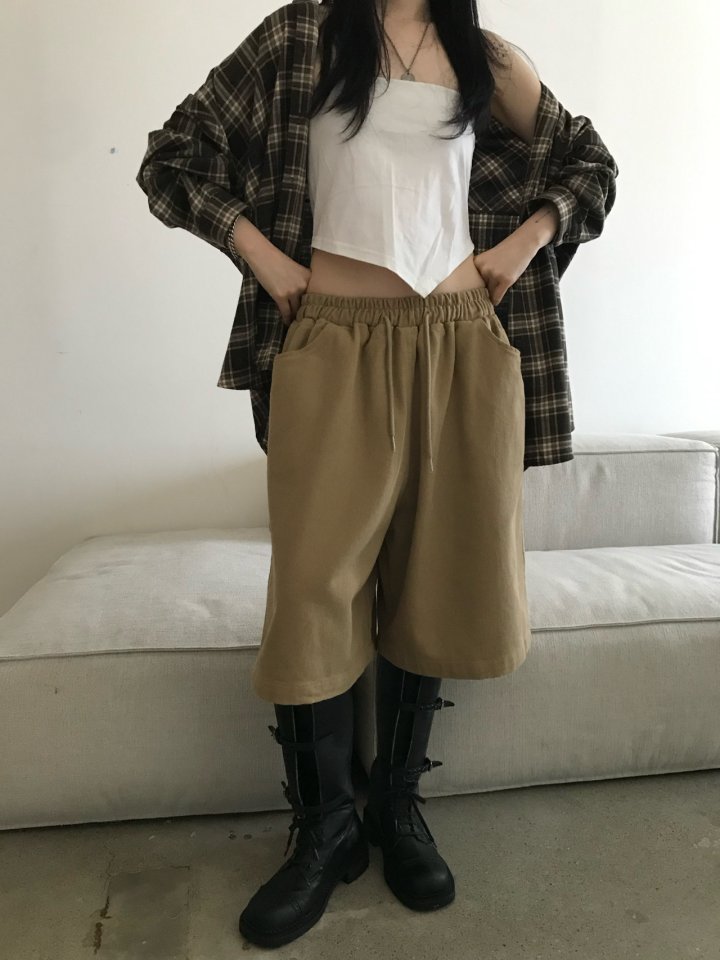 Buckle - Korean Women Fashion - #momslook - Curve Bermuda Pants - 2