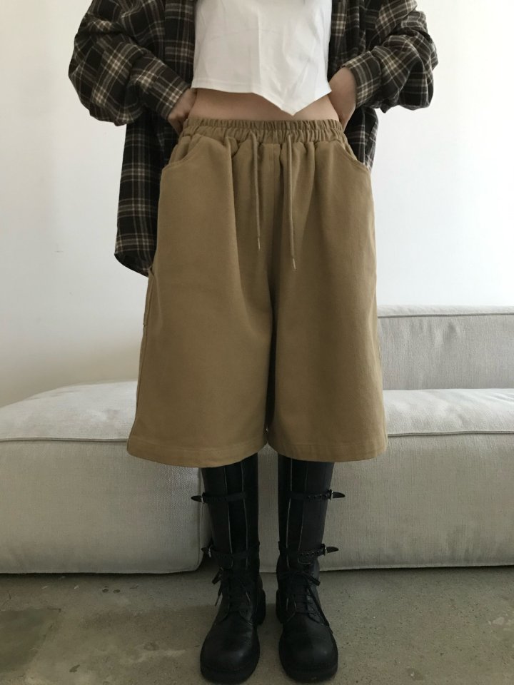 Buckle - Korean Women Fashion - #womensfashion - Curve Bermuda Pants - 4