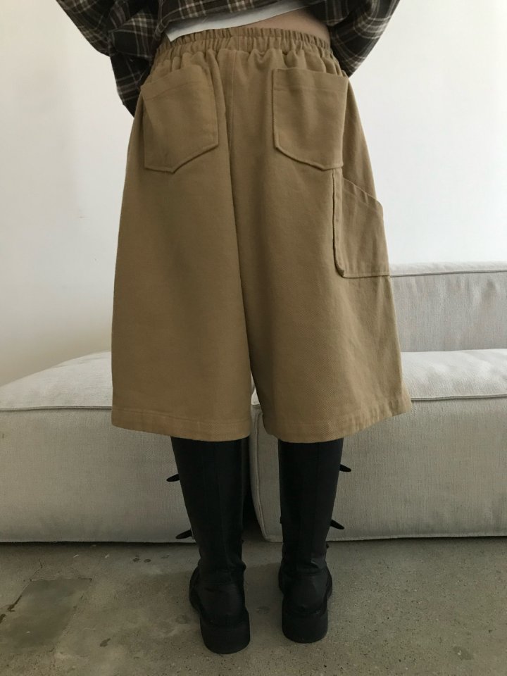 Buckle - Korean Women Fashion - #momslook - Curve Bermuda Pants - 6