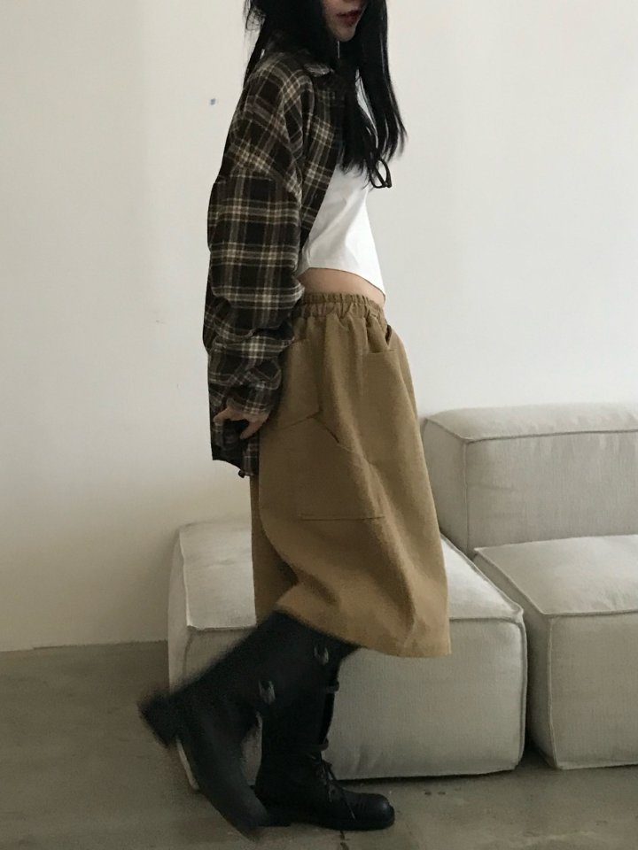 Buckle - Korean Women Fashion - #momslook - Curve Bermuda Pants - 8