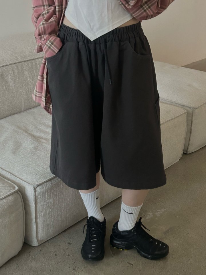 Buckle - Korean Women Fashion - #momslook - Curve Bermuda Pants - 3