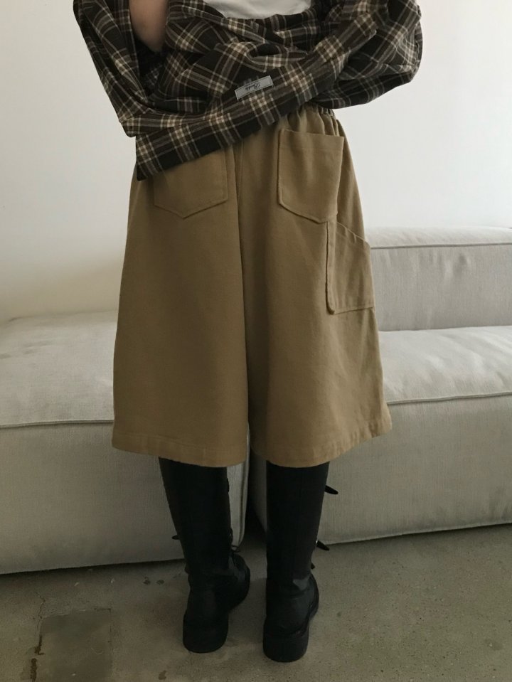 Buckle - Korean Women Fashion - #womensfashion - Curve Bermuda Pants
