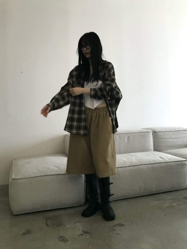 Buckle - Korean Women Fashion - #womensfashion - Curve Bermuda Pants - 7