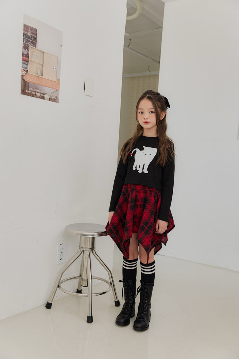 Dore Dore - Korean Children Fashion - #prettylittlegirls - Red Ribbon Cat Crop Tee - 11