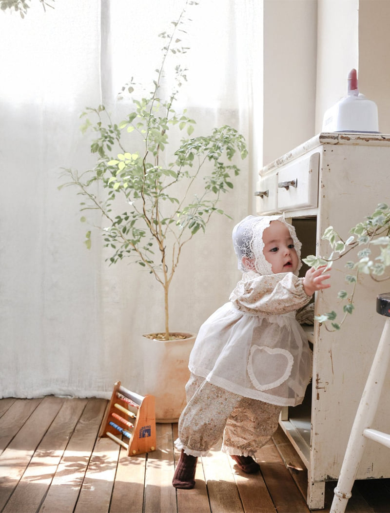 Bebe Heartie Apron by Flo for Baby - view 10