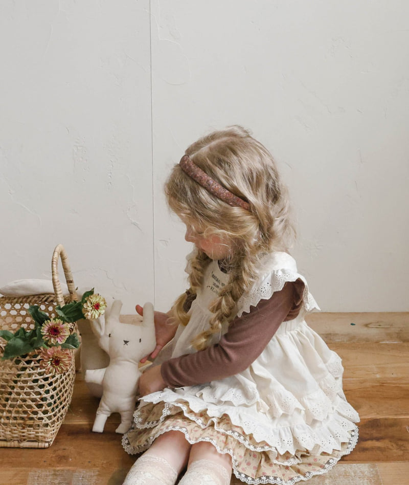 Flo - Korean Baby Fashion - #babyoutfit - Emma Tee
