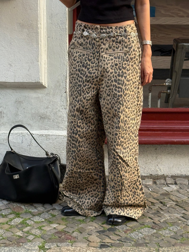 Heil - Korean Women Fashion - #womensfashion - Leopard Zipper Pants - 2
