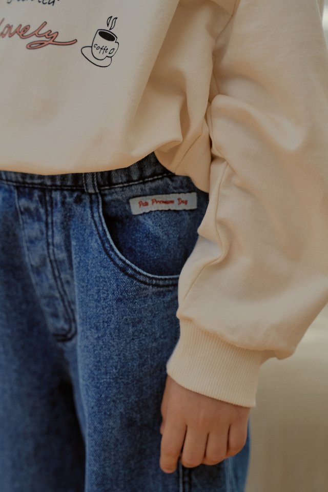 Momo Ann - Korean Children Fashion - #toddlerclothing - Point Jeans - 11