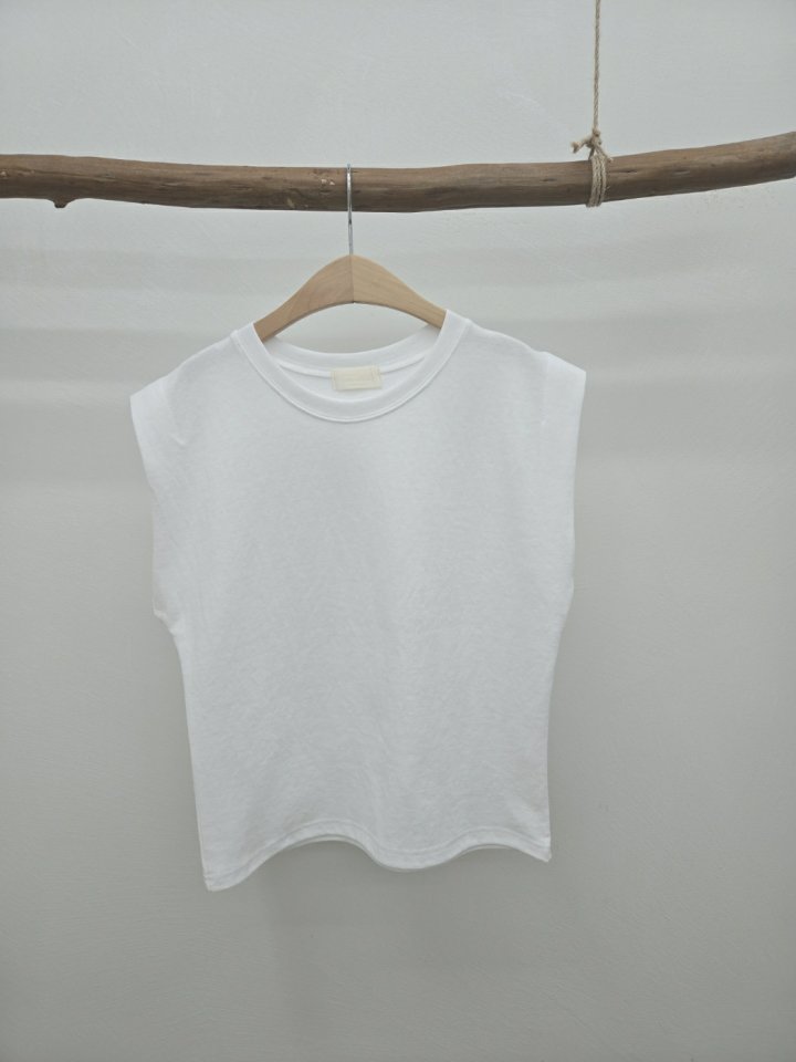Most - Korean Women Fashion - #momslook - Boxy Sleeveless Tee