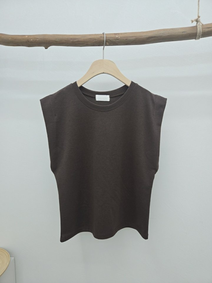 Most - Korean Women Fashion - #momslook - Boxy Sleeveless Tee - 4