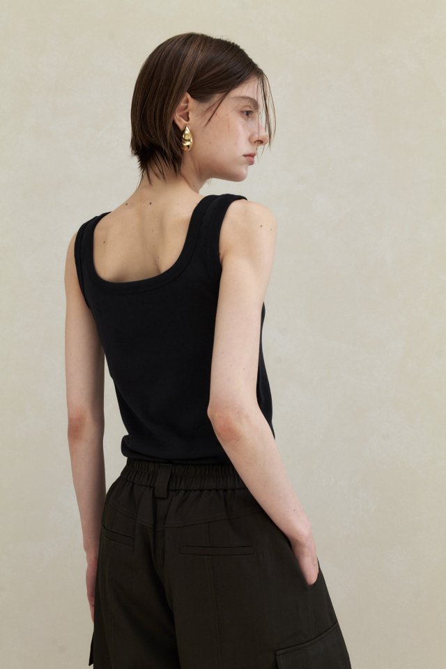 Neroli36 - Korean Women Fashion - #momslook - Heavy Square Sleeveless Top - 11