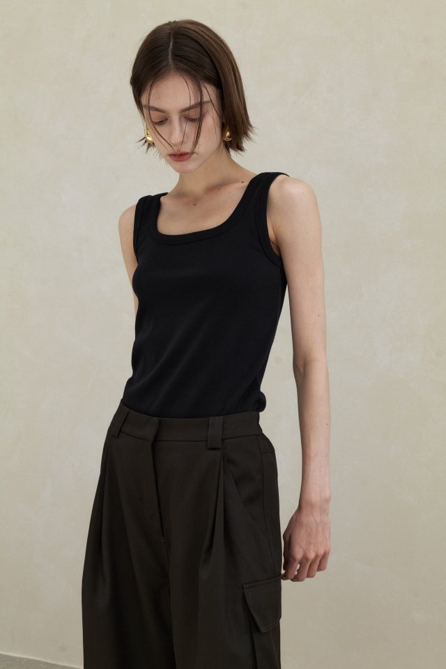 Neroli36 - Korean Women Fashion - #momslook - Heavy Square Sleeveless Top - 7