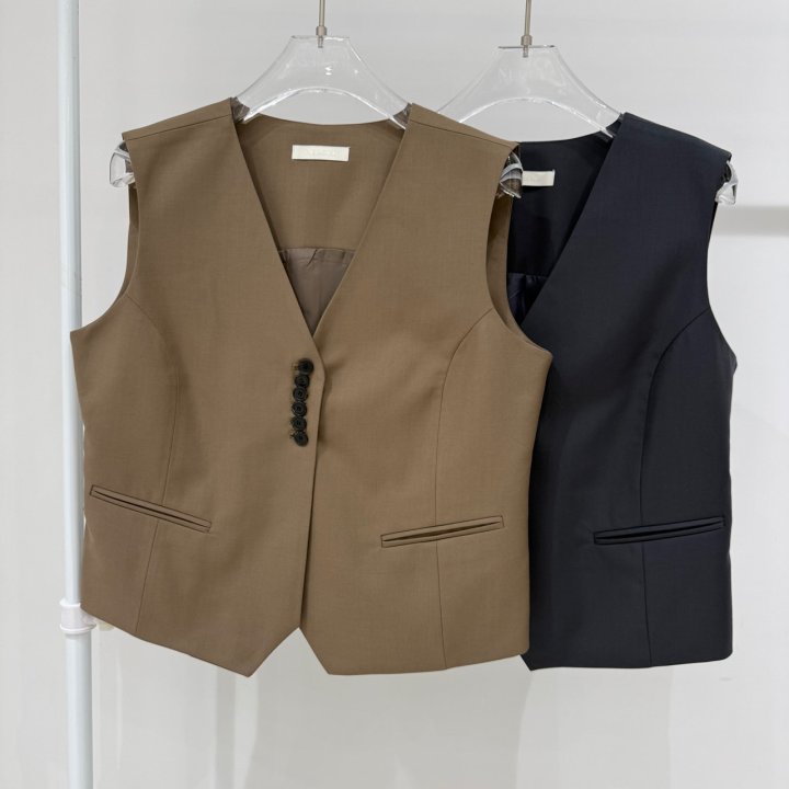 Neroli36 - Korean Women Fashion - #momslook - Lauren Buckle Vest