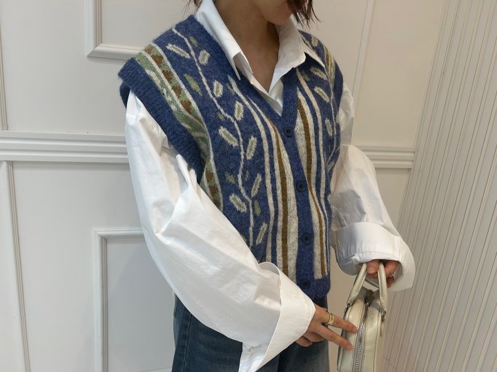 Pearls room - Korean Women Fashion - #momslook - Solid Vest - 2