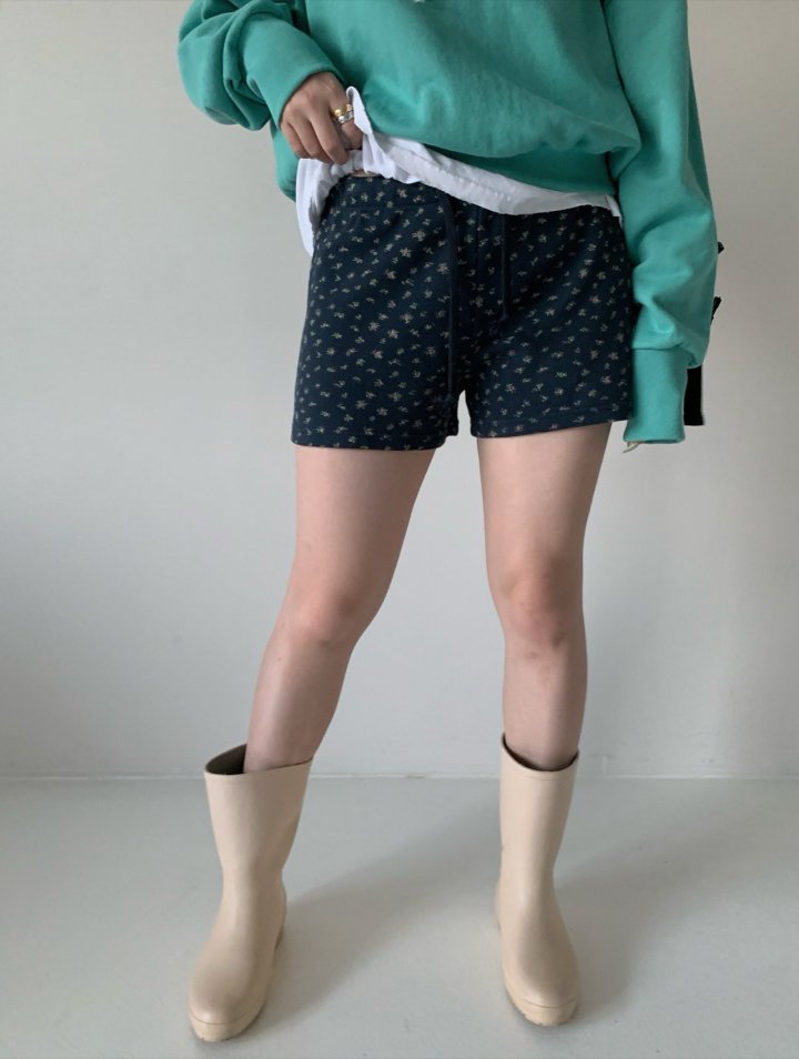 Via - Korean Women Fashion - #momslook - Flower Short Pants - 6