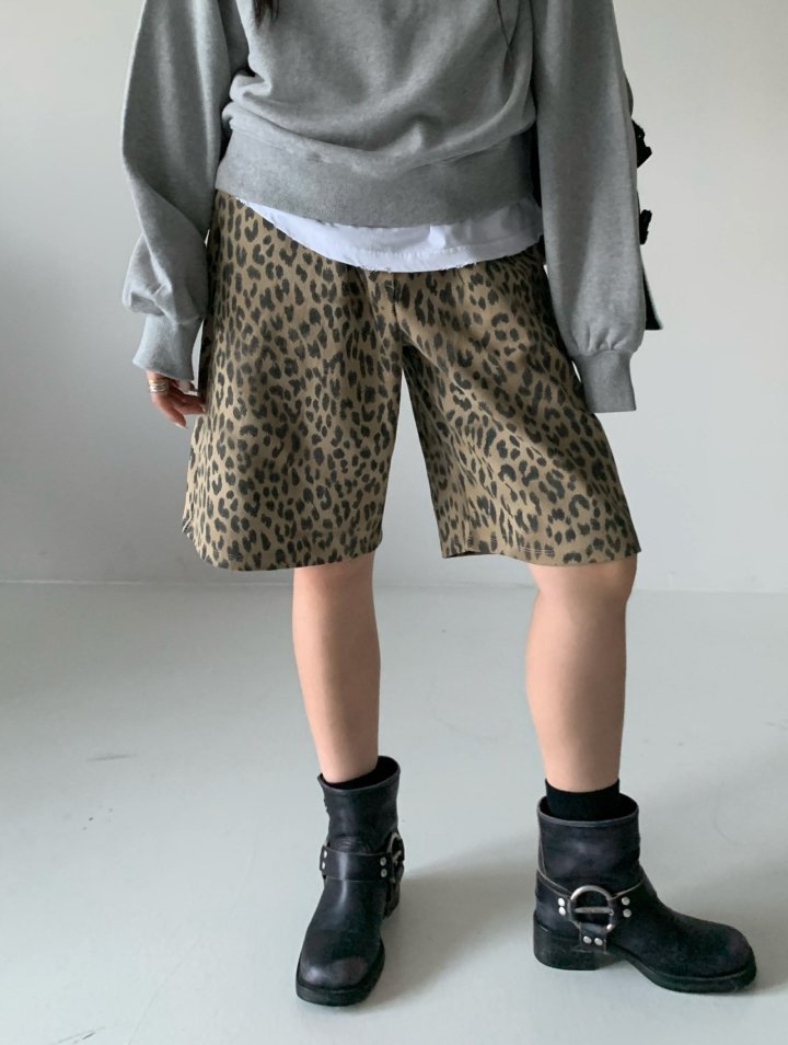 Via - Korean Women Fashion - #momslook - Hope Leopard Banding Half Pants - 5
