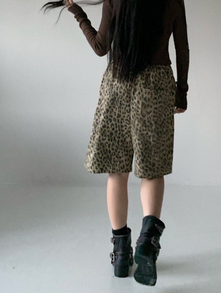 Via - Korean Women Fashion - #momslook - Hope Leopard Banding Half Pants - 7