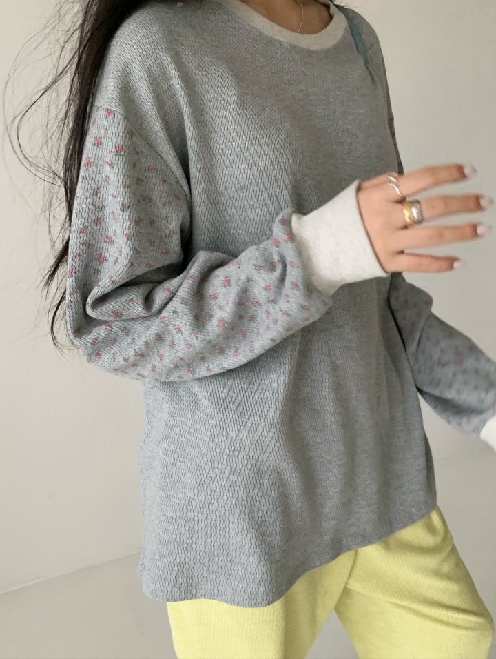 Via - Korean Women Fashion - #momslook - Flower Solo Tee - 3