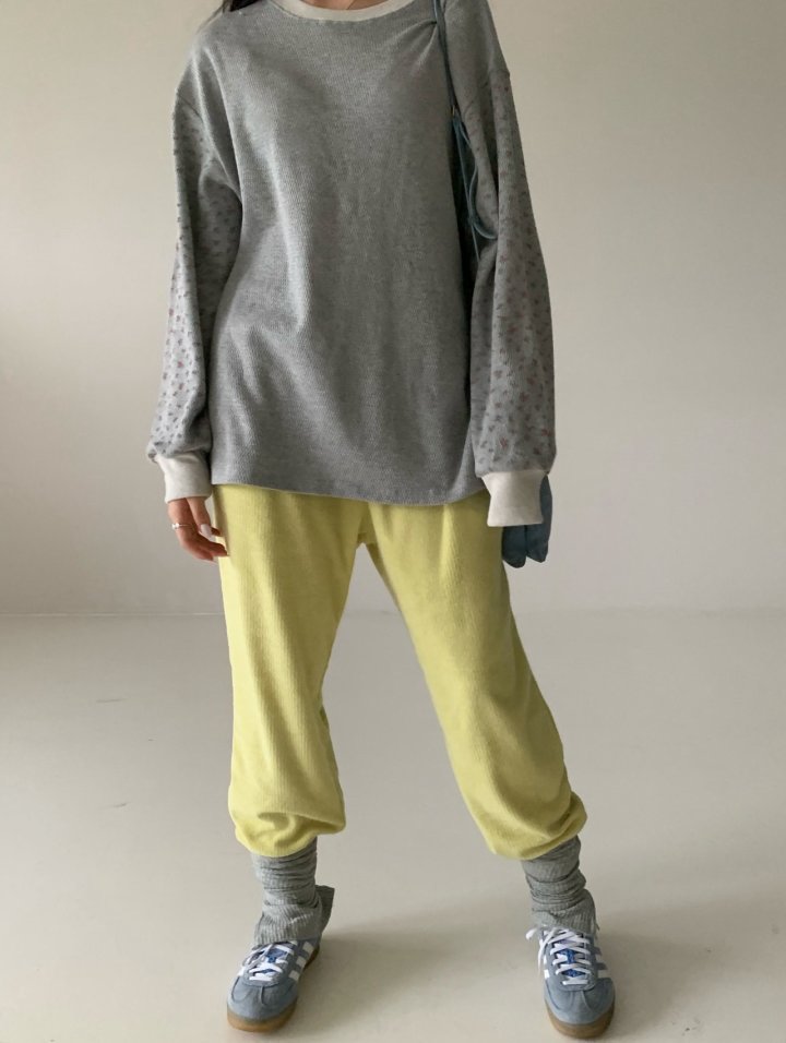 Via - Korean Women Fashion - #momslook - Flower Solo Tee - 7