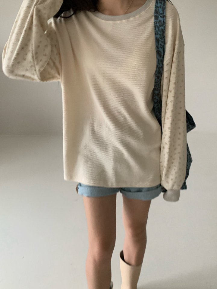 Via - Korean Women Fashion - #momslook - Flower Solo Tee - 8