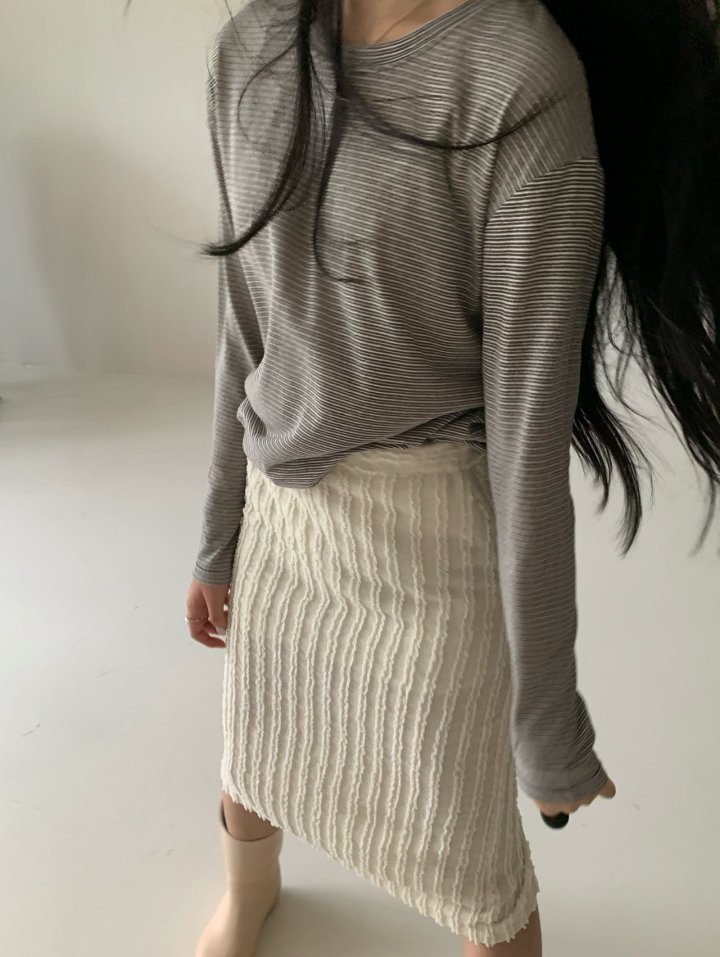 Via - Korean Women Fashion - #vintageinspired - Boda Stripe Long Sleeved Tee - 4