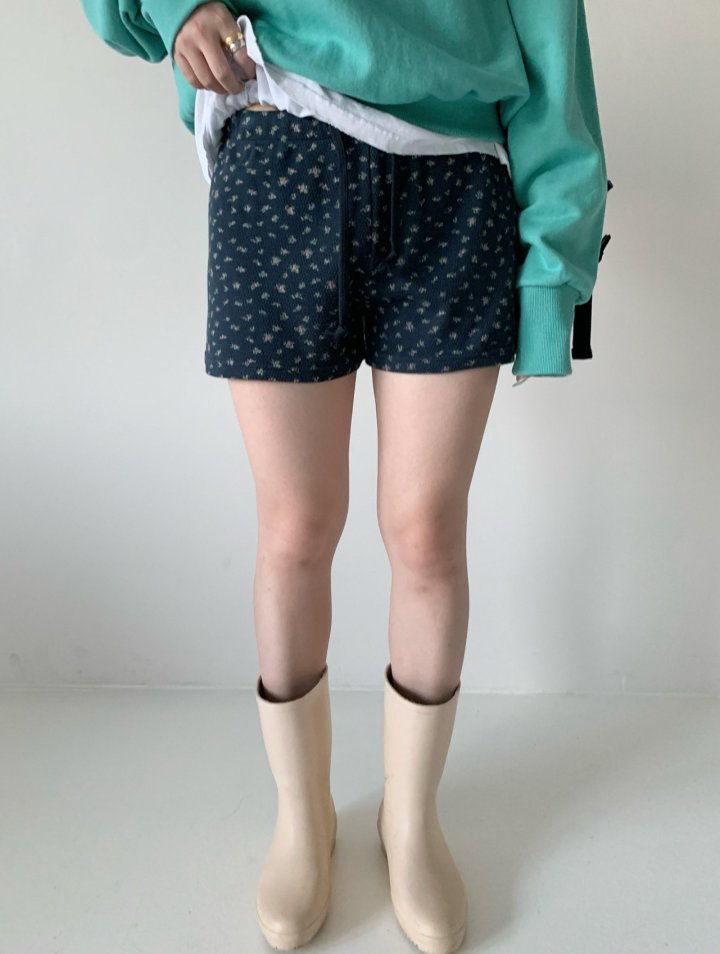 Via - Korean Women Fashion - #womensfashion - Flower Short Pants - 3