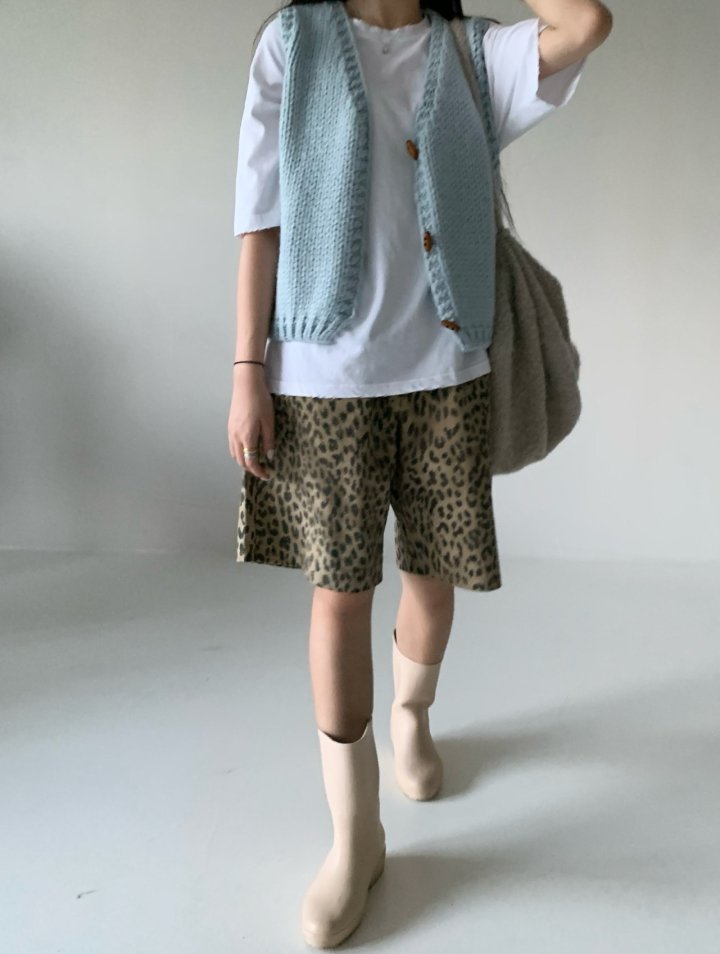 Via - Korean Women Fashion - #womensfashion - Hope Leopard Banding Half Pants - 2