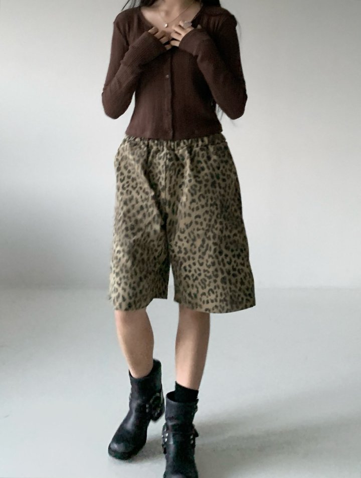 Via - Korean Women Fashion - #womensfashion - Hope Leopard Banding Half Pants - 8