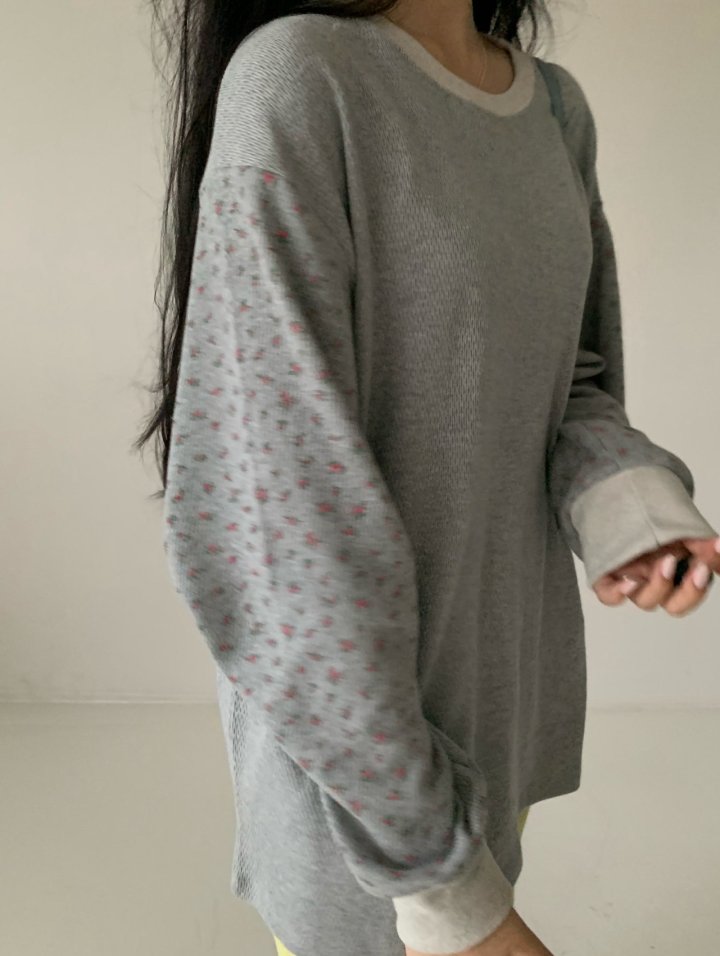 Via - Korean Women Fashion - #womensfashion - Flower Solo Tee - 2